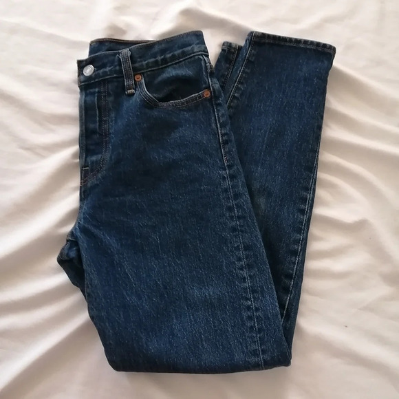 Levi's Premium Wedgie Icon Jeans In Something Cheeky High Rise Tapered Leg 26 (2 - Picture 5 of 16